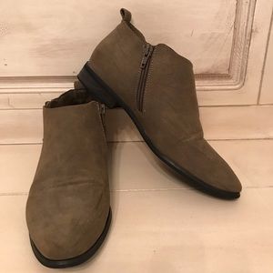 Restricted Women’s Ankle Booties